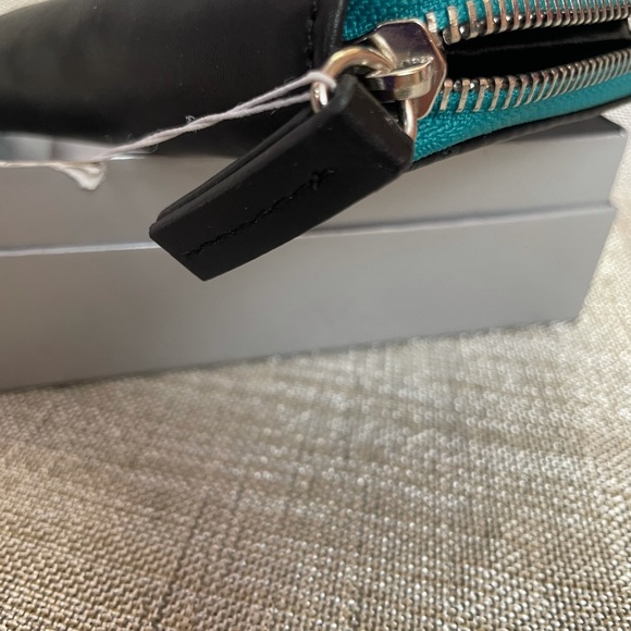 •NIB Nine West wallet - Picture 5 of 6